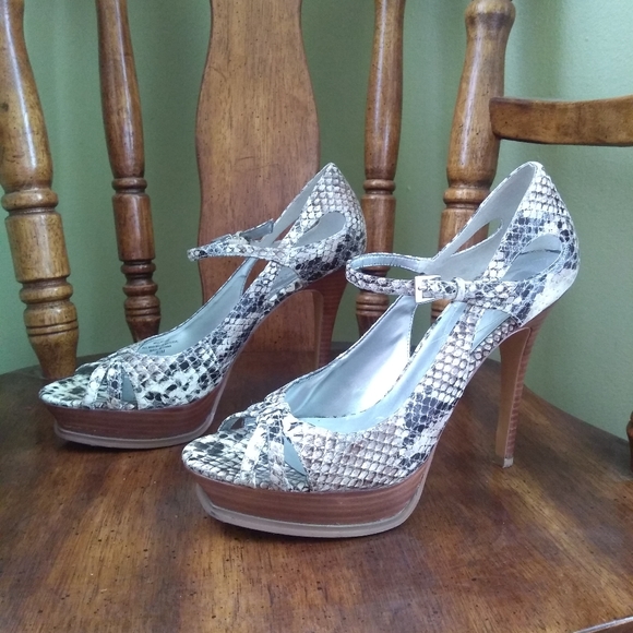 Guess Snakeskin Stillettos - Picture 6 of 8